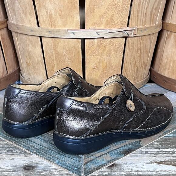 Clarks Unstructured Un Loop Bronze Metallic Leather Loafers Shoes Women Size 7.5 - Picture 6 of 11